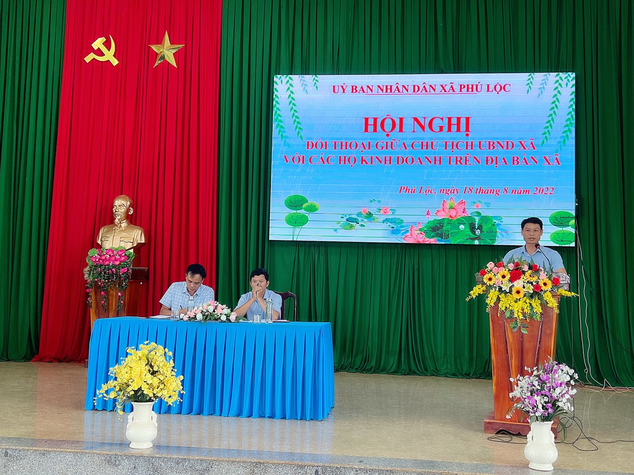 Hội nghị đối thoại giữa chủ tịch UBND xã với các hộ kinh doanh trên địa bàn xã